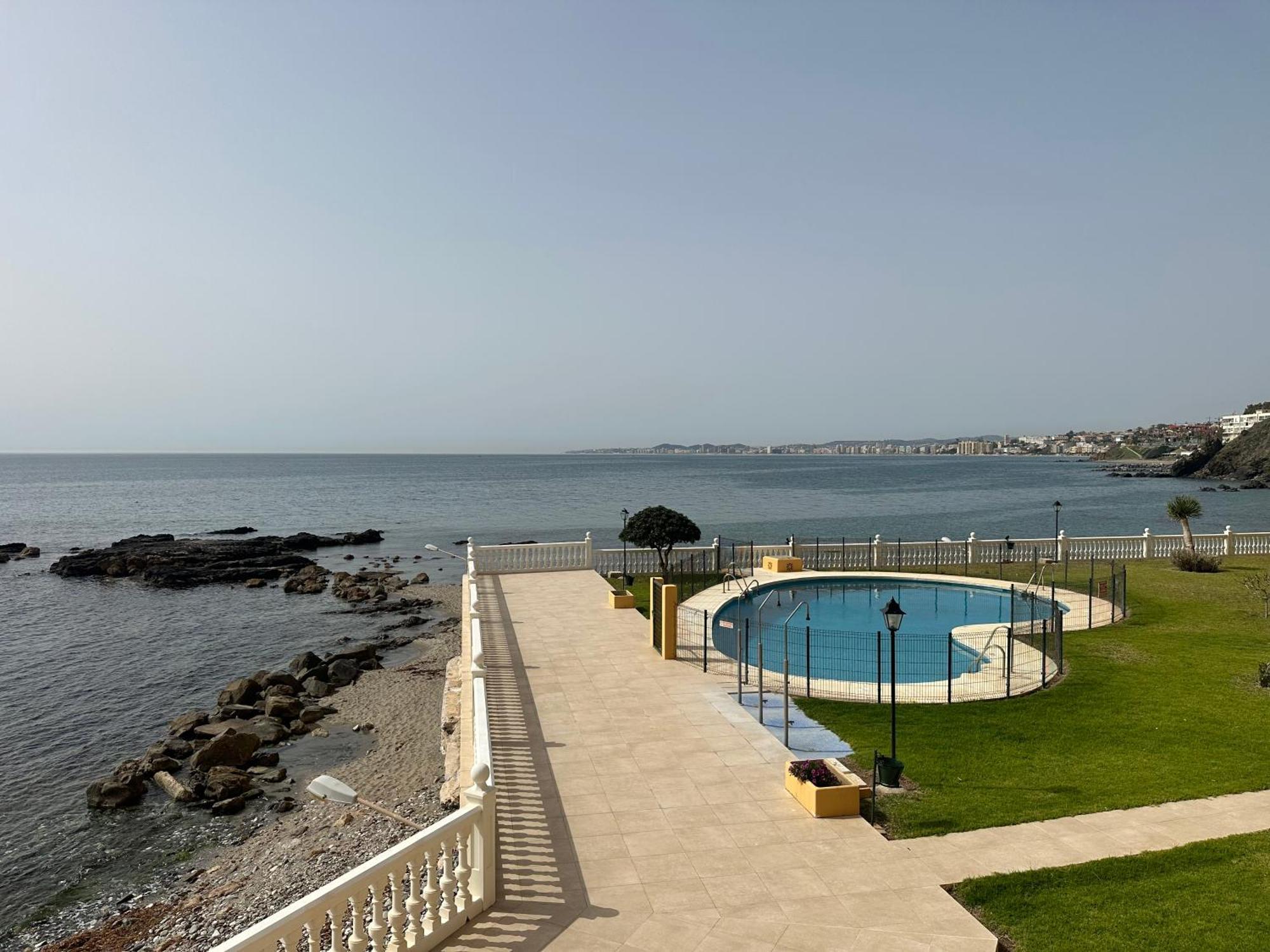 La Perla Beach Беналмадена Екстериор снимка